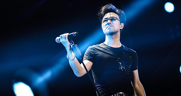 Rock performer Wang Feng begins tour