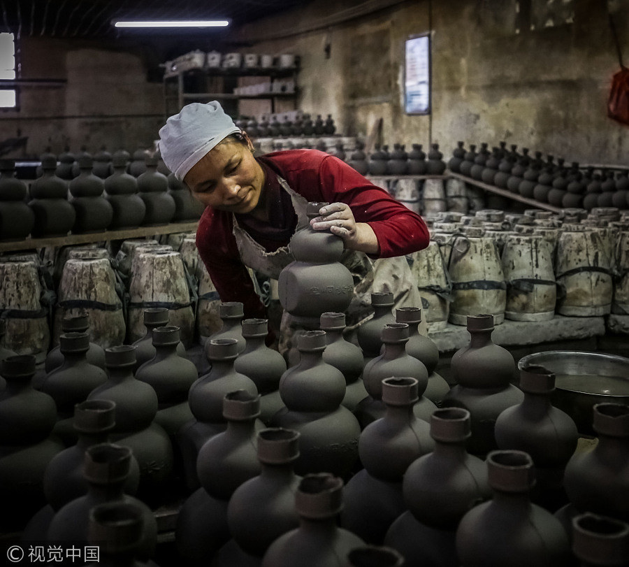 Ceramic production processes captured in photos