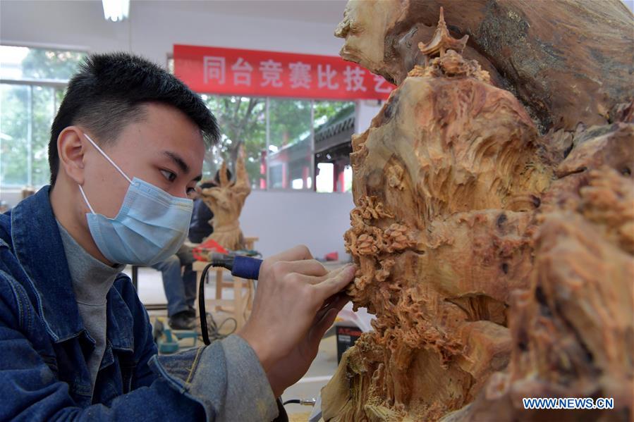 National carving vocational skill contest held in E China's Jiangxi