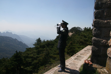 “黃山人的一天”系列報道 心系一把火 責任大于天