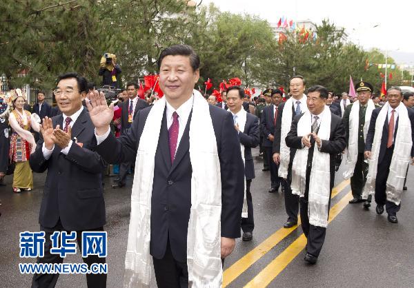 習近平率中央代表團飛抵拉薩 出席西藏和平解放60周年慶祝活動