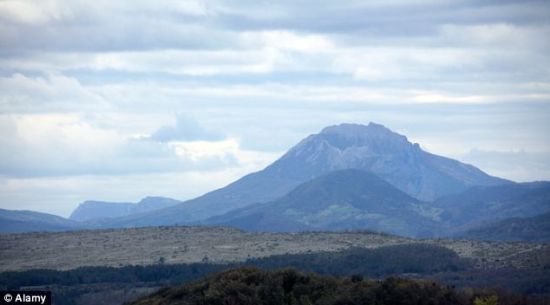 法國擔(dān)心游人涌入封鎖圣山:據(jù)稱可躲避世界末日