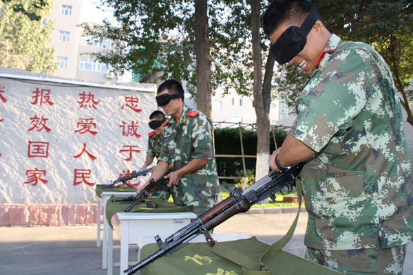 新疆公安邊防總隊后勤基地開展“鑄忠誠警魂 揚青春警威”系列文化活動