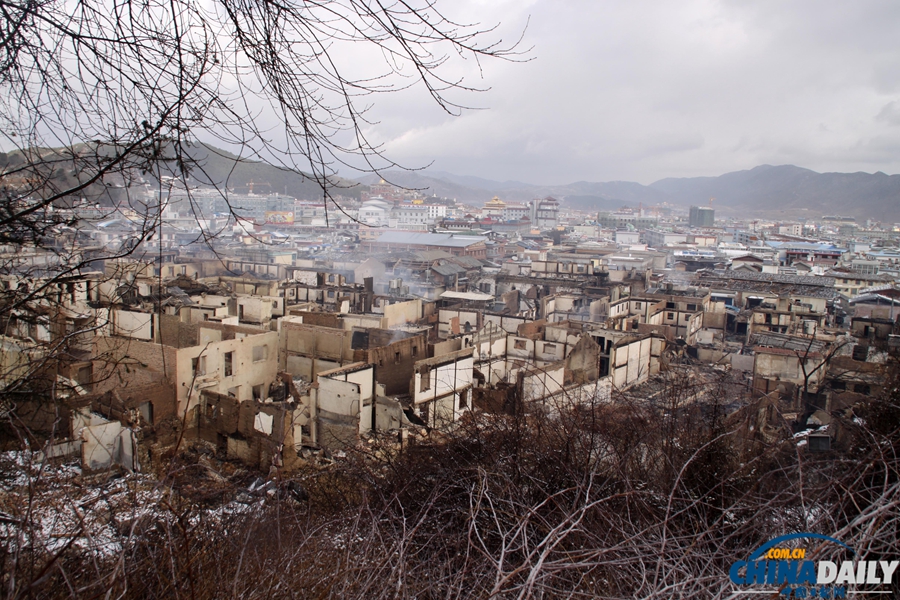 香格里拉獨克宗古城災后一片廢墟 駐地警民緊張投入災后清理工作