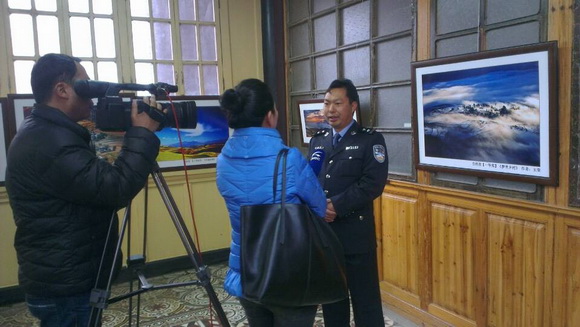“聚集東川 感悟大山精神”東川攝影展在昆明舉行