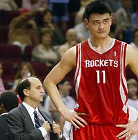 Rockets urging Yao Ming to demand the ball more