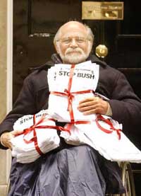 Bush to find warmth, antagonism in London