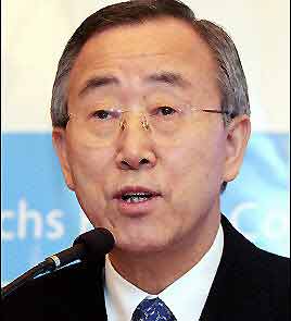 Top envoys from South Korea, the United States and Japan will meet in Seoul on Saturday for in-depth talks on North Korea's nuclear weapons drive, Foreign Minister Ban Ki-Moon said. [AFP]