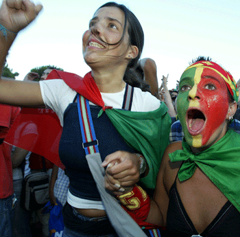 Portugal back on track after 2-0 win; Russia face exit