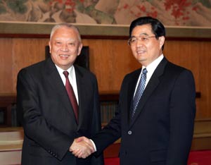 Tung Chee Hwa elected CPPCC vice chairman