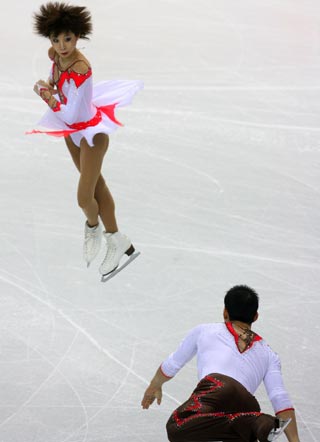 China wins silver, bronze in figure skating