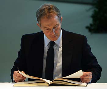 Blair signs book of condolence