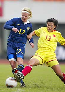 China salvages 2-2 draw with Sweden in women's soccer tourney