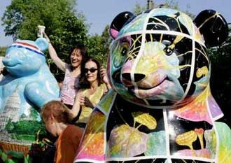 New pandas welcomed at Washington zoo