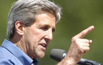 Kerry slams 'wrong war in the wrong place'