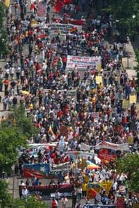 Chile police clash with summit protesters