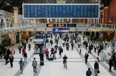 Reluctant Londoners return to Underground