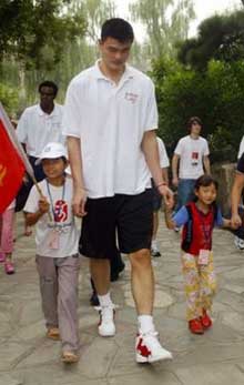 Yao Ming to invite AIDS orphans to 2008 Beijing Olympics