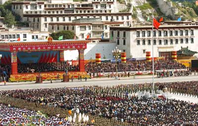 President Hu congratulates Tibet's anniversary