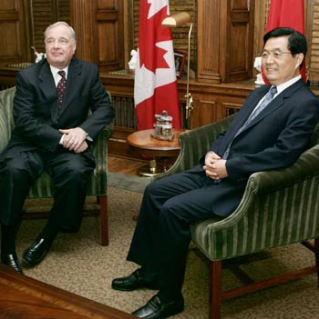 Chinese President Hu Jintao meets with Ontario Premier