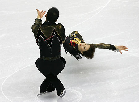 Zhang Dan&Zhang Hao perform figure skating