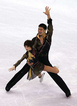 Zhang Dan&Zhang Hao perform figure skating