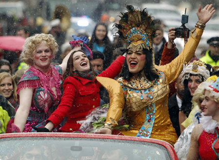 Anne Hathaway is all smiles during the Hasty Pudding Woman of the Year Parade