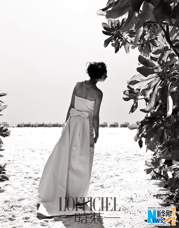 Ni Ni poses for L'OFFICIEL WEDDING in bridal veil