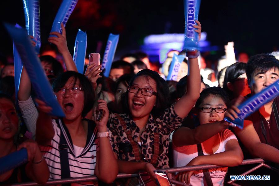 Beach Music Festival held in Sanya