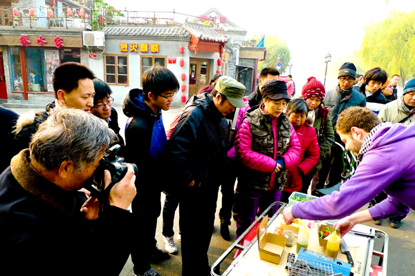 British young man's vendor life in Beijing