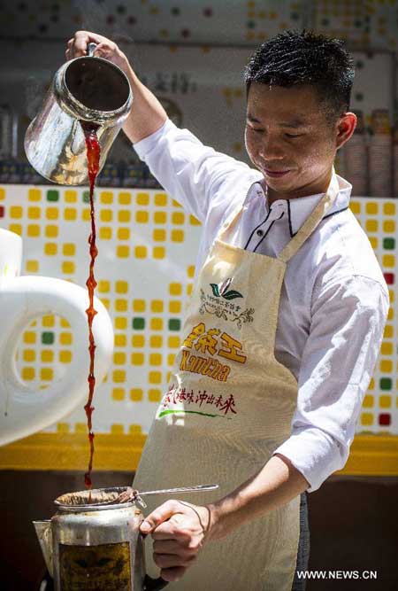 Chefs mark HK style milk tea listed as intangible cultural heritage