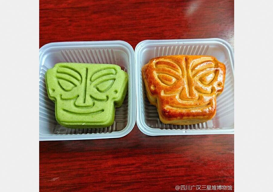 Bronze head mooncakes go viral online