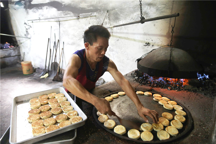 Yushan county's special 'mooncake' for Mid-Autumn Festival