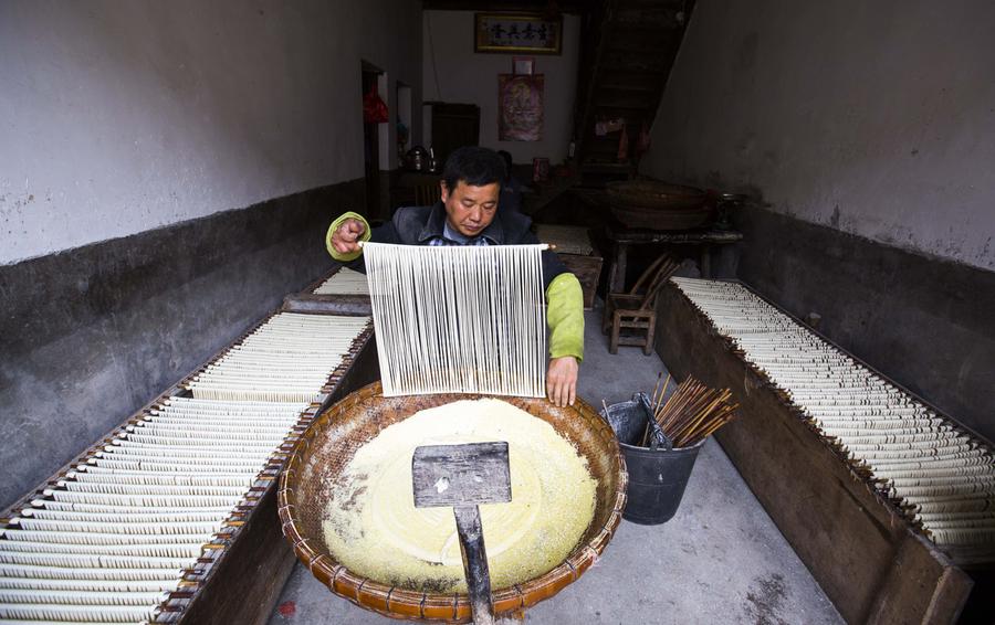 Handmade noodles a Xuwan specialty