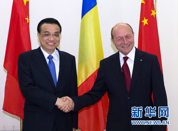 李克強(qiáng)會見羅馬尼亞總統(tǒng)伯塞斯庫