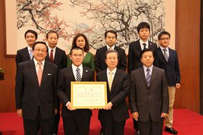 中國駐日本大使館舉辦留學(xué)生嚴(yán)俊英勇事跡表彰儀式
