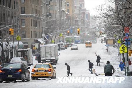 美國遭受暴風雪襲擊致百萬家庭斷電(圖)