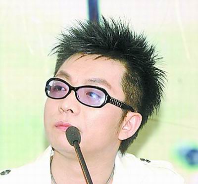 被指抄襲且歌曲很“垃圾” 湯潮當場發(fā)飆(圖)