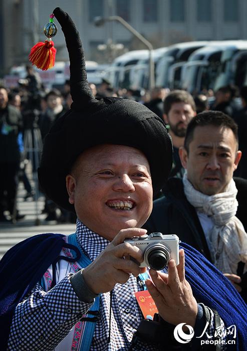 2014兩會：少數民族代表委員的特色帽飾