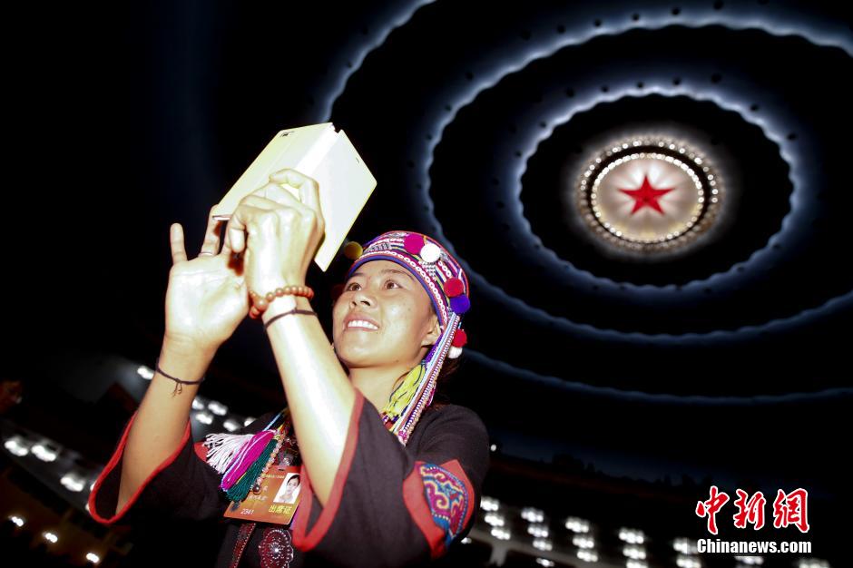2014兩會：少數民族代表委員的特色帽飾