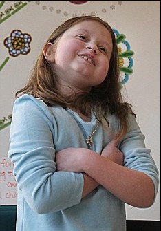 患罕見癌癥瀕死 美國9歲女孩一次移植6個器官重獲新生