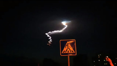中東多國觀測到疑似UFO 俄羅斯媒體稱或為軍方試射導彈