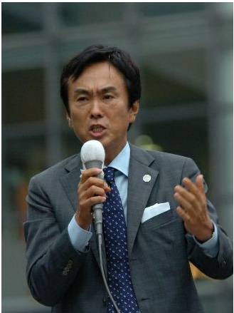 石原伸晃出任環(huán)境大臣 和父親石原慎太郎同登國會