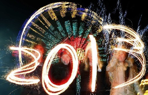 圖：悉尼炫彩焰火、時代廣場倒計時 世界各地迎喜新年
