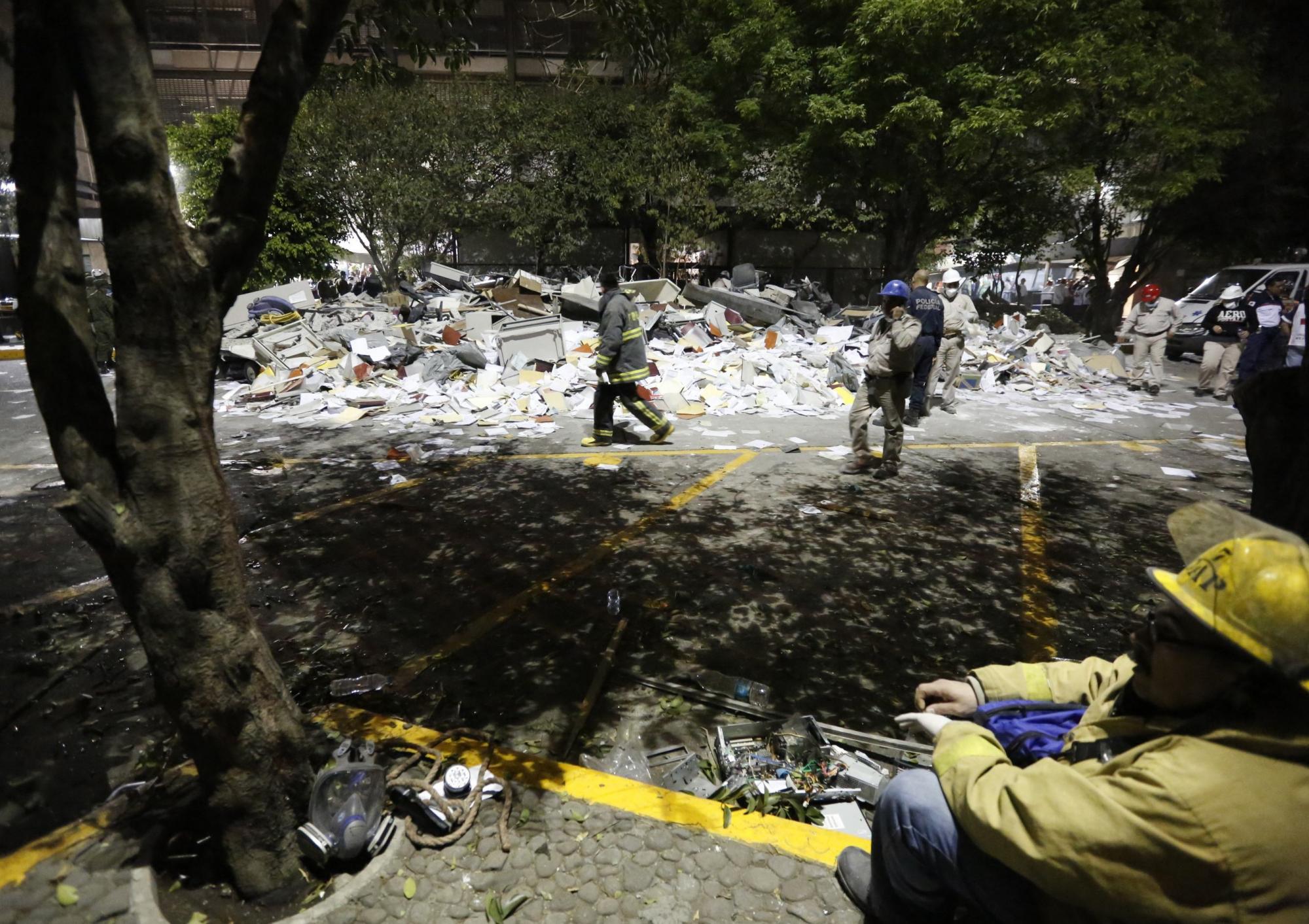 墨石油公司總部爆炸已致25死百余傷 總統表慰問