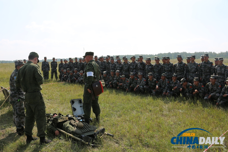 俄軍舉辦現(xiàn)場會介紹經(jīng)驗 增進中俄兩軍間了解以期更默契配合