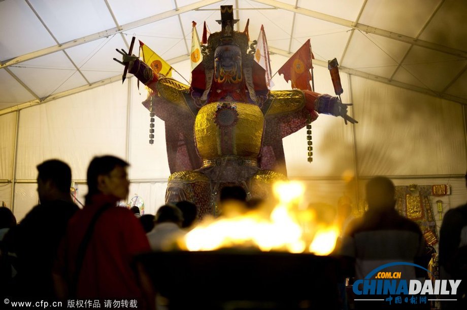 馬來西亞華裔迎“鬼節” 民眾“驚悚”狂歡（高清組圖）