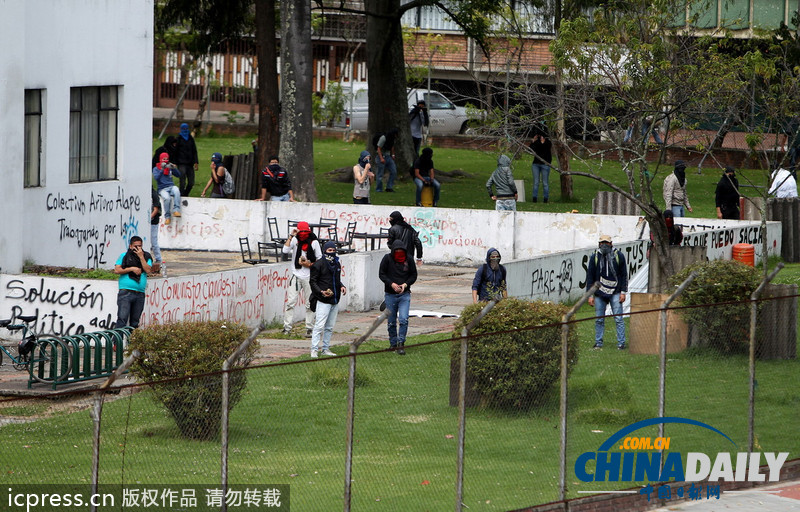 哥倫比亞全國大罷工要求下調汽油價格 引發(fā)警民沖突（組圖）