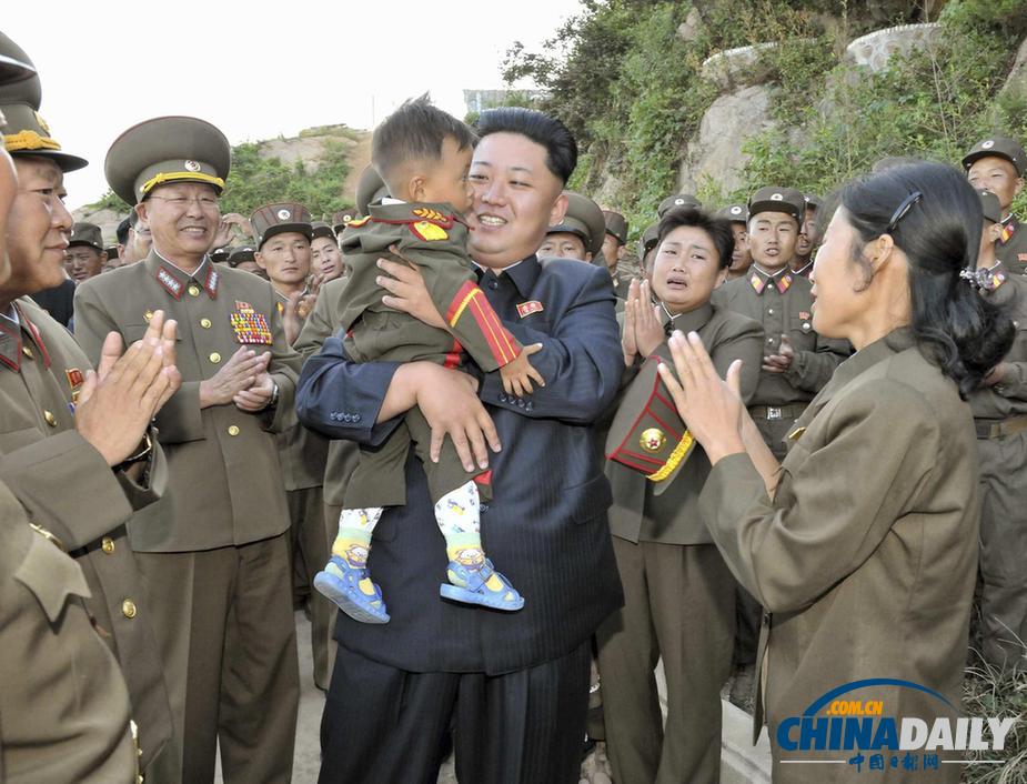 金正恩再次訪問(wèn)曾炮擊延坪島的朝鮮部隊(duì)（高清組圖）