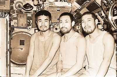 揭秘中國80年代潛艇遠(yuǎn)航：每天一杯水胡子像大仙